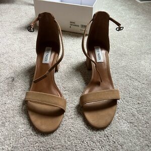 Steve Madden tan block heels